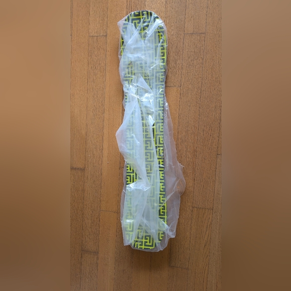 BALMAIN X Rossignol Snowboard 58 Inches / 149cm Collector. New. RRP: $5995 - Picture 16 of 16